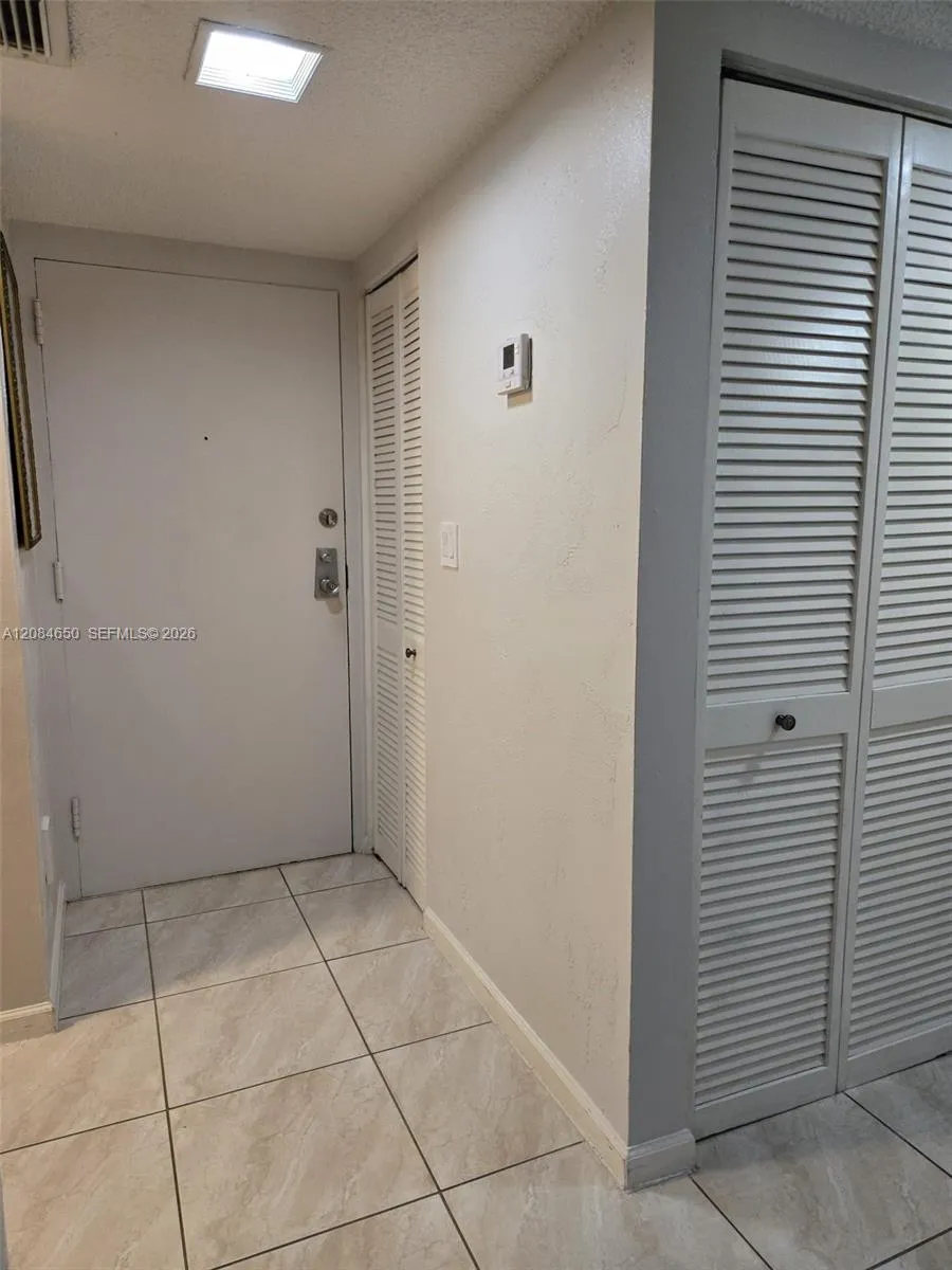 14321 Kendall Dr #210F Miami, FL 33186