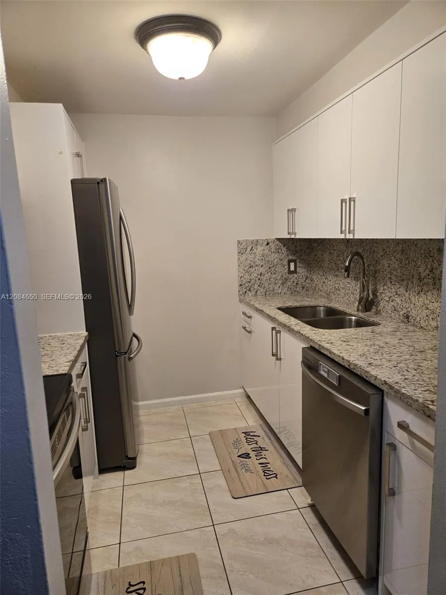 14321 Kendall Dr #210F Miami, FL 33186