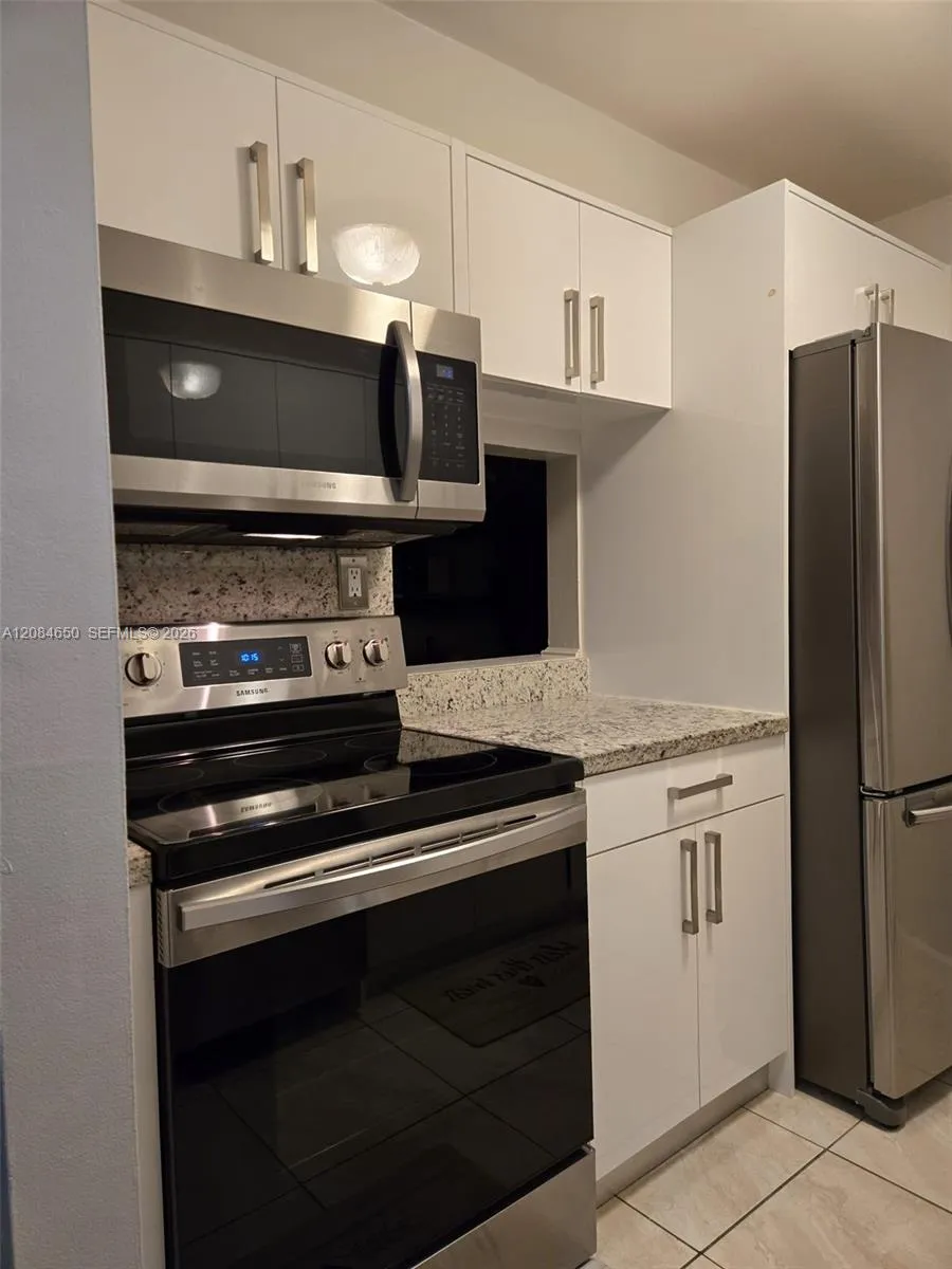 14321 Kendall Dr #210F Miami, FL 33186