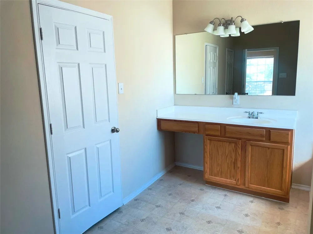 13081 Fencerow Road Fort Worth, TX 76244