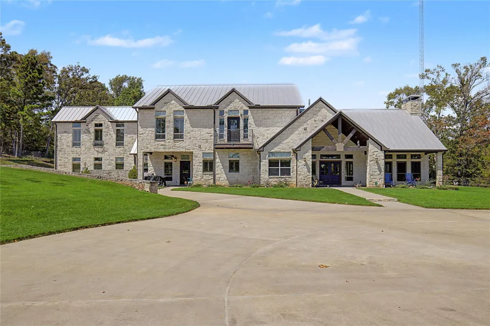 3233 State Highway 19 Trinity, TX 75862