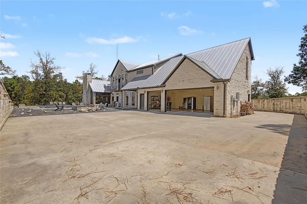 3233 State Highway 19 Trinity, TX 75862