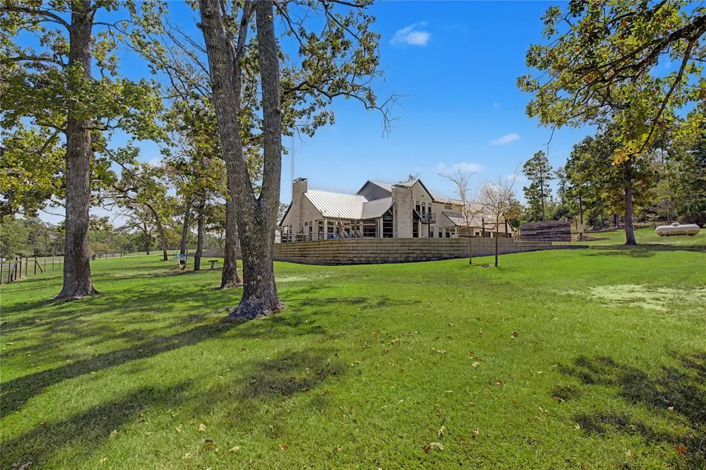 3233 State Highway 19 Trinity, TX 75862
