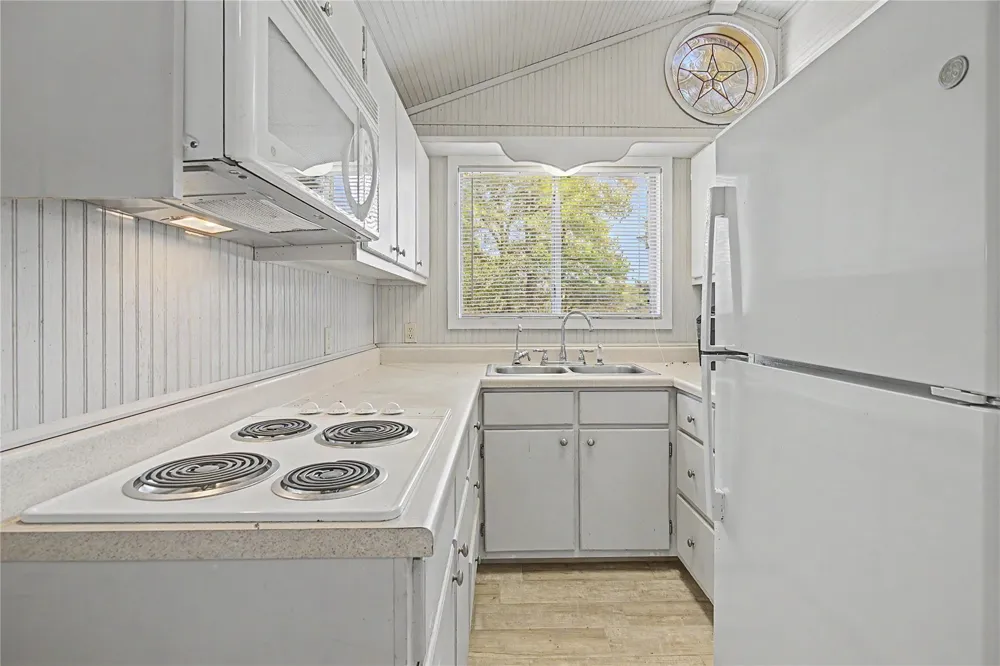 3233 State Highway 19 Trinity, TX 75862