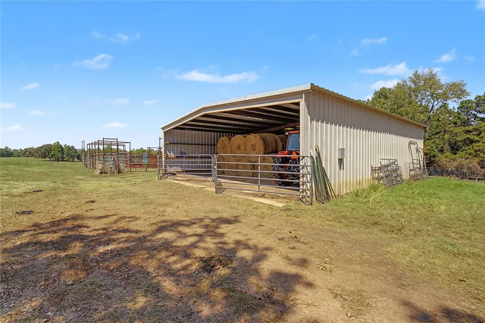 3233 State Highway 19 Trinity, TX 75862