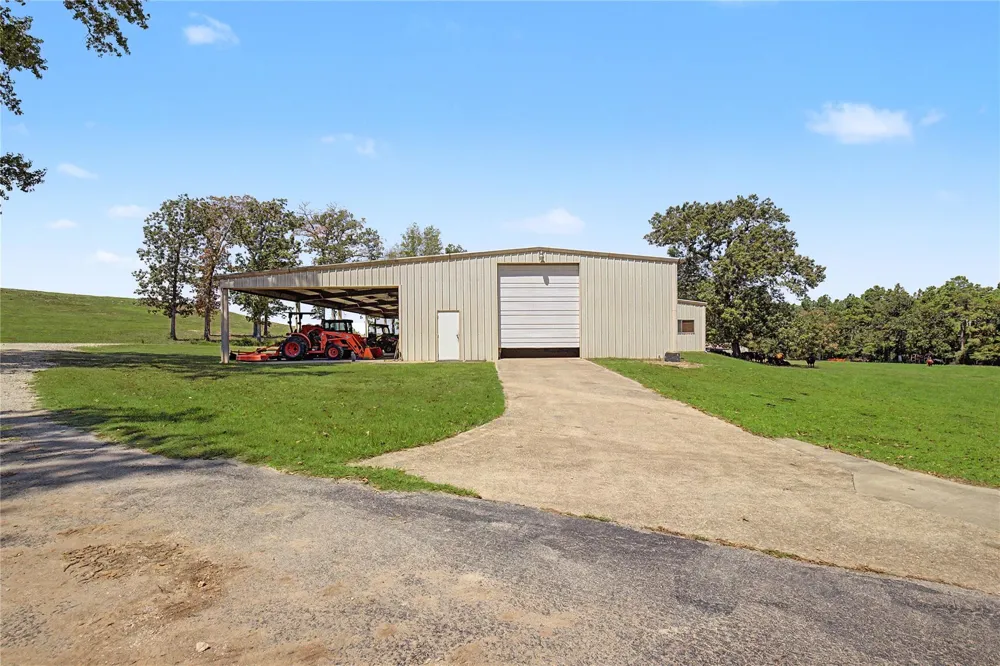 3233 State Highway 19 Trinity, TX 75862