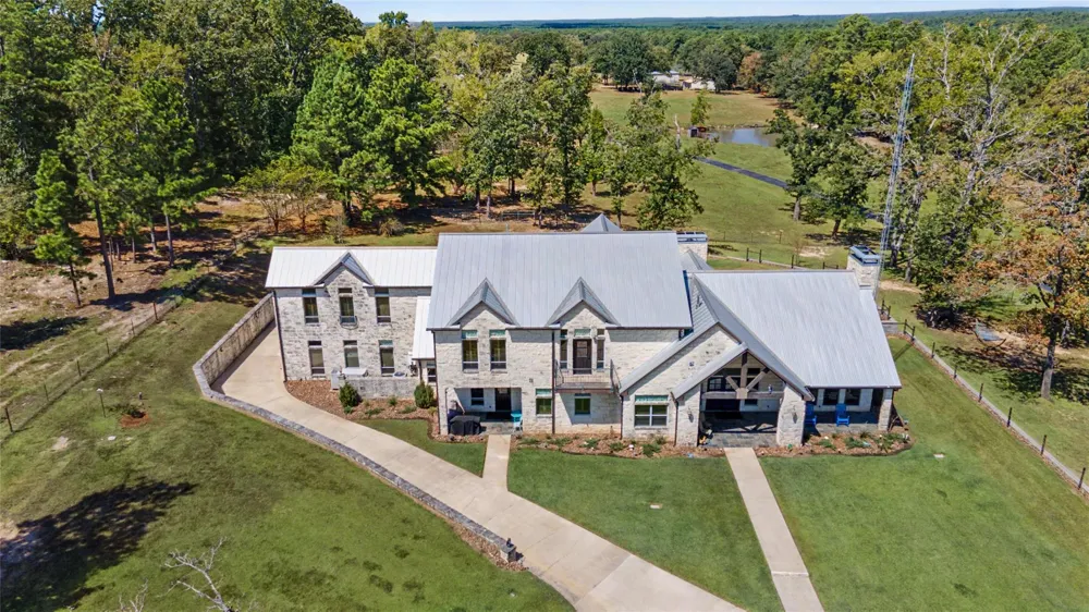 3233 State Highway 19 Trinity, TX 75862