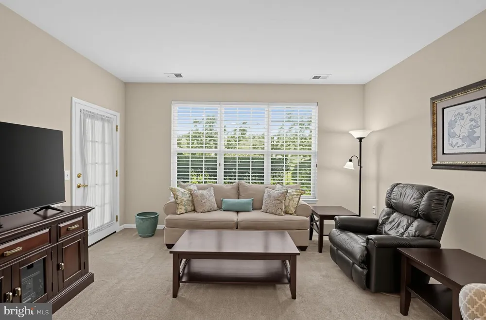 2106 KNOX #2106 Warwick, PA 18974