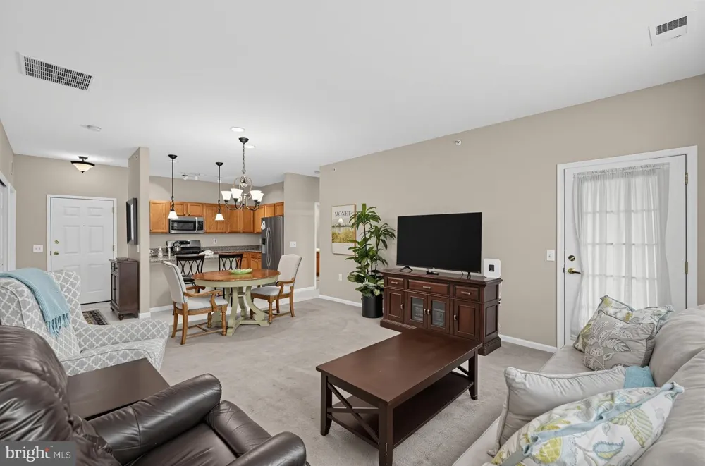 2106 KNOX #2106 Warwick, PA 18974