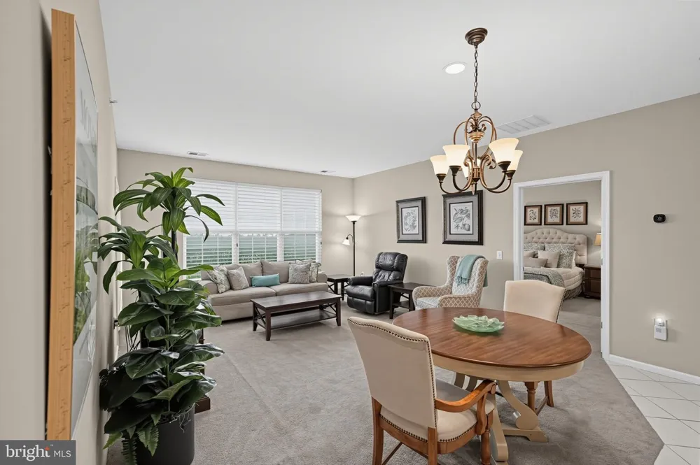 2106 KNOX #2106 Warwick, PA 18974