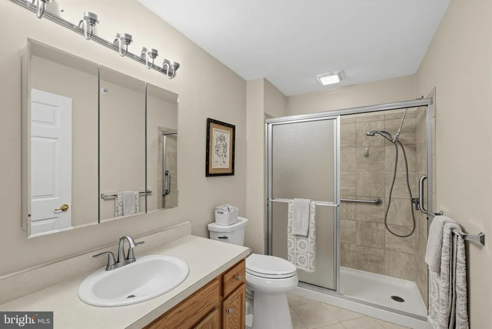 2106 KNOX #2106 Warwick, PA 18974