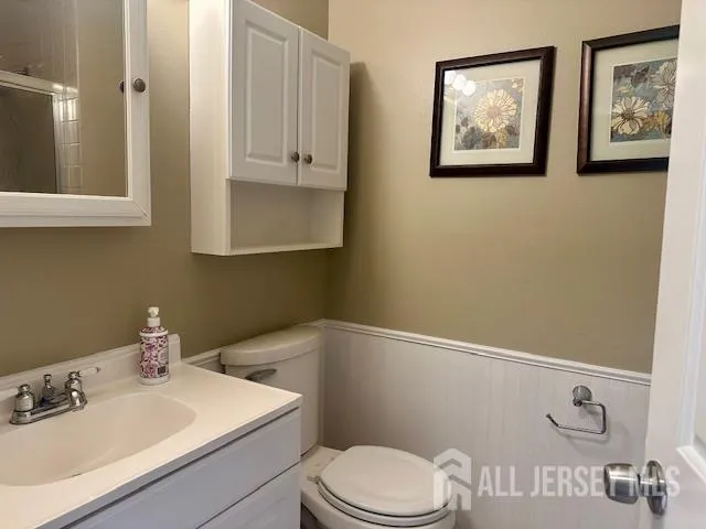 7 Heritage Square Sayreville, NJ 08872