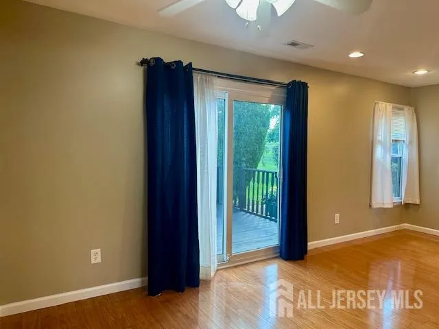 7 Heritage Square Sayreville, NJ 08872