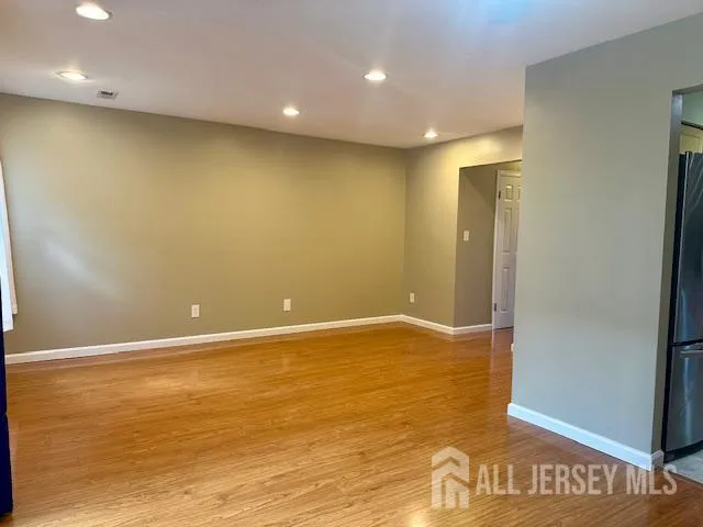 7 Heritage Square Sayreville, NJ 08872