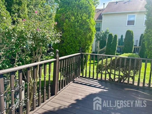7 Heritage Square Sayreville, NJ 08872