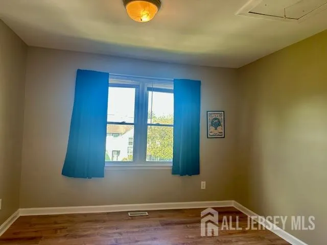 7 Heritage Square Sayreville, NJ 08872
