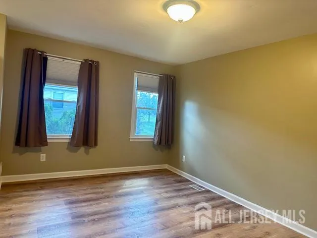 7 Heritage Square Sayreville, NJ 08872