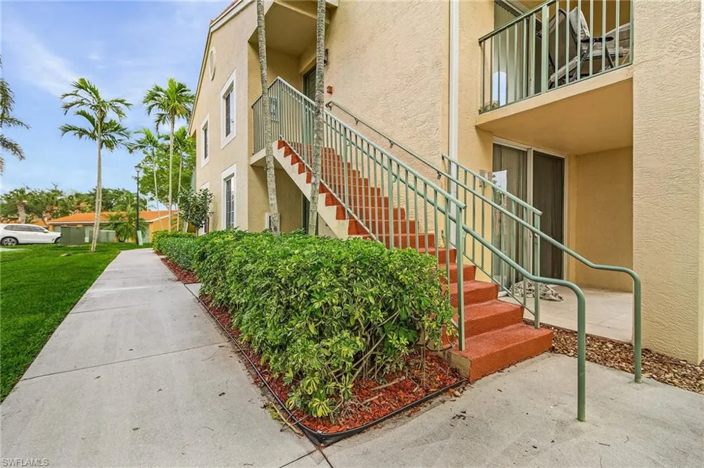1180 Wildwood Lakes Boulevard #208 Naples, FL 34104