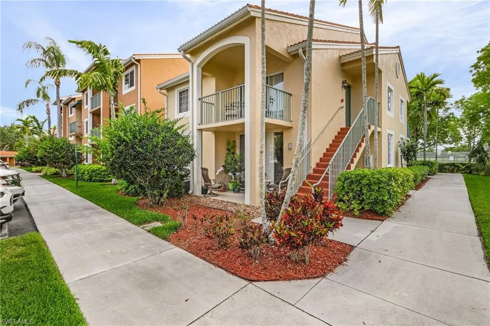 1180 Wildwood Lakes Boulevard #208 Naples, FL 34104