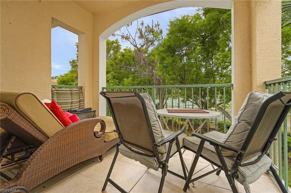 1180 Wildwood Lakes Boulevard #208 Naples, FL 34104