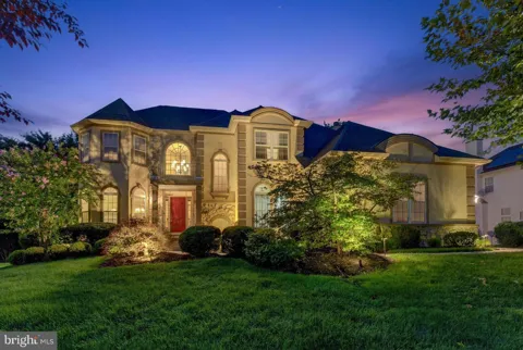 4 FLORABUNDA LANE