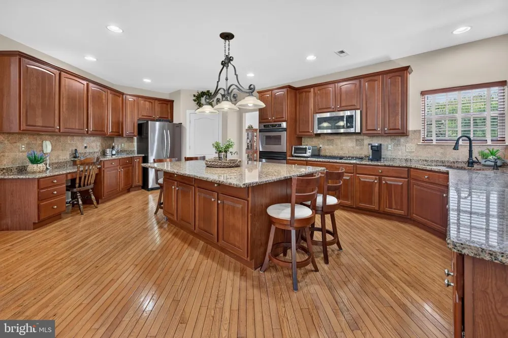 4 FLORABUNDA LANE Cinnaminson, NJ 08077