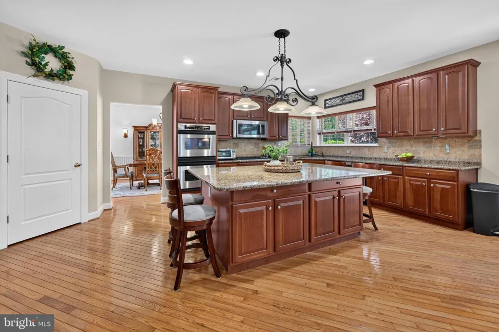 4 FLORABUNDA LANE Cinnaminson, NJ 08077