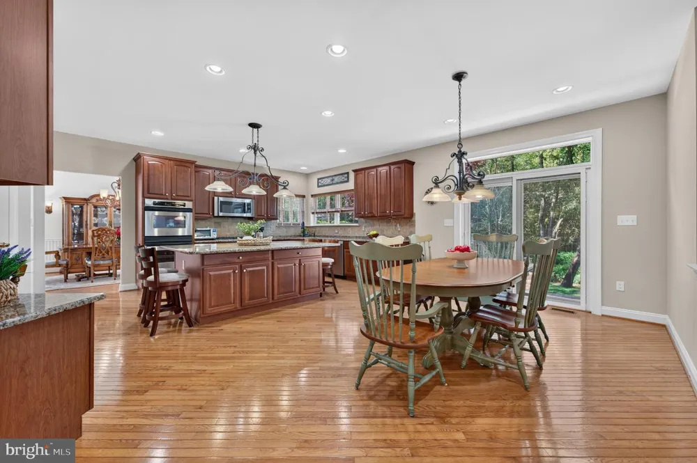 4 FLORABUNDA LANE Cinnaminson, NJ 08077