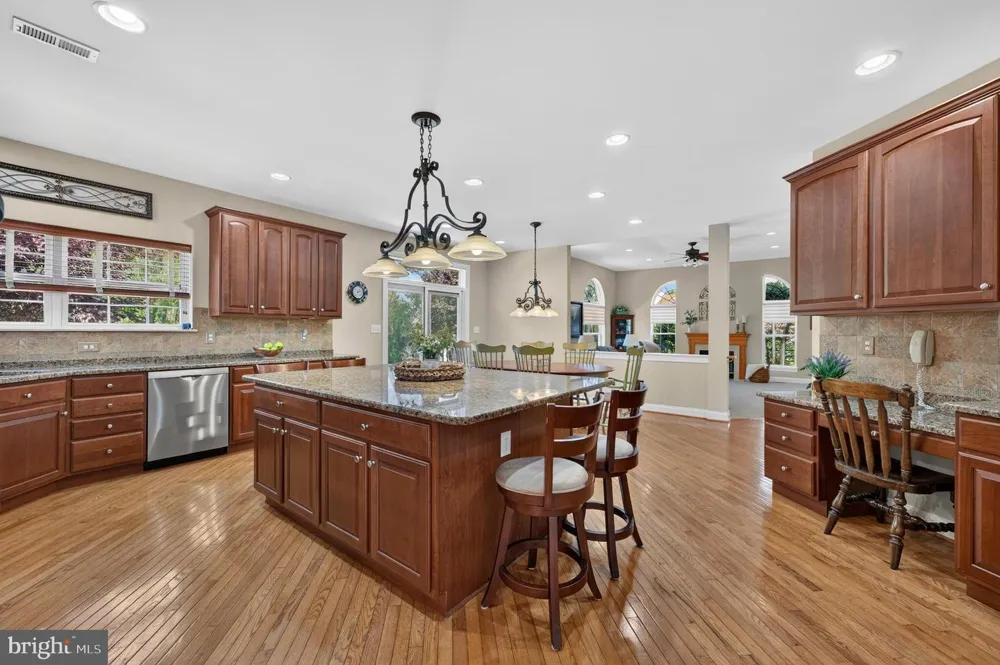 4 FLORABUNDA LANE Cinnaminson, NJ 08077