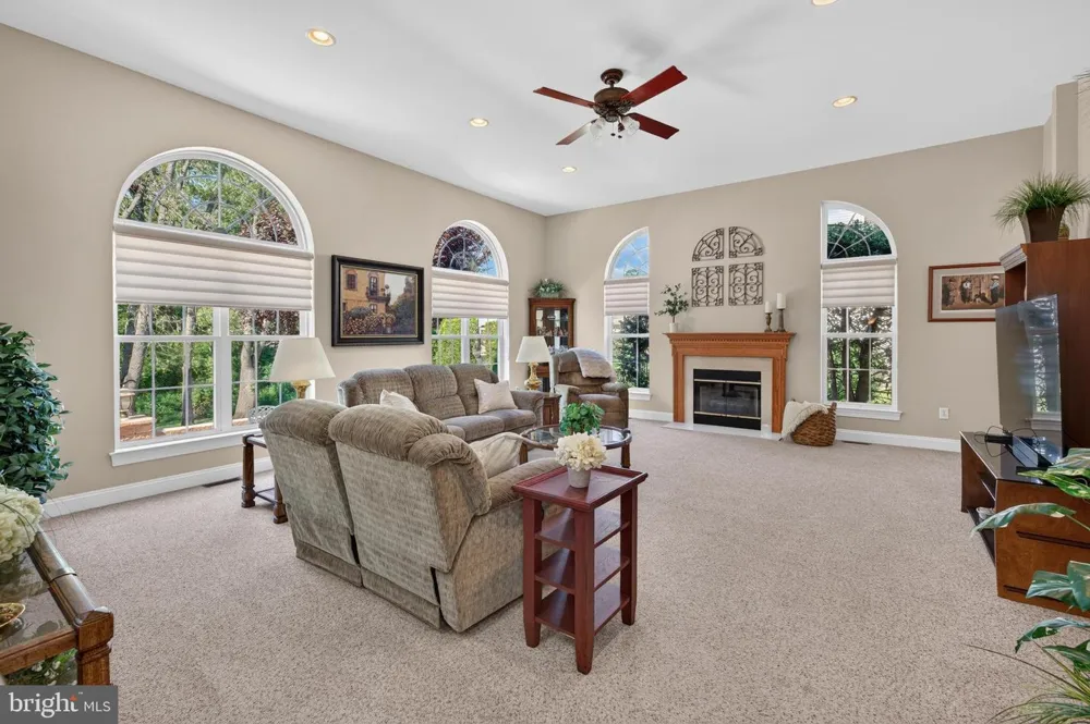 4 FLORABUNDA LANE Cinnaminson, NJ 08077