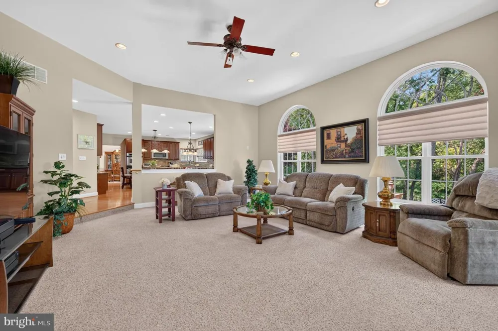 4 FLORABUNDA LANE Cinnaminson, NJ 08077
