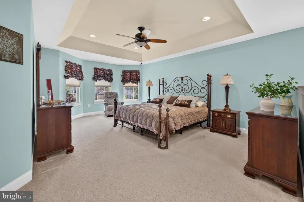 4 FLORABUNDA LANE Cinnaminson, NJ 08077