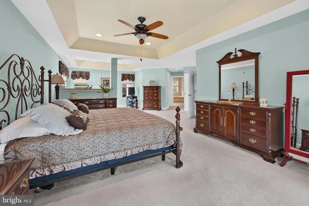 4 FLORABUNDA LANE Cinnaminson, NJ 08077