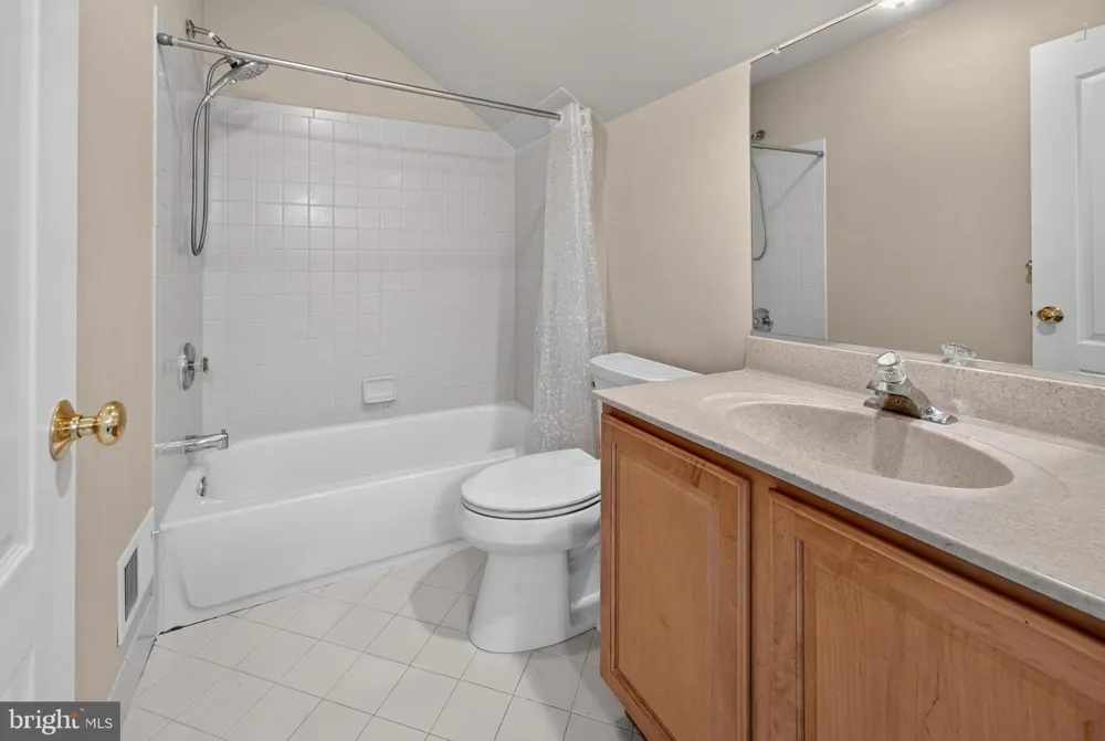 4 FLORABUNDA LANE Cinnaminson, NJ 08077