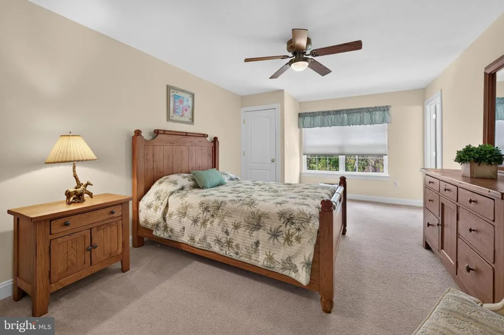 4 FLORABUNDA LANE Cinnaminson, NJ 08077
