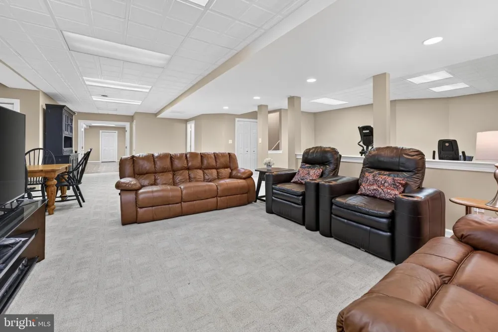 4 FLORABUNDA LANE Cinnaminson, NJ 08077