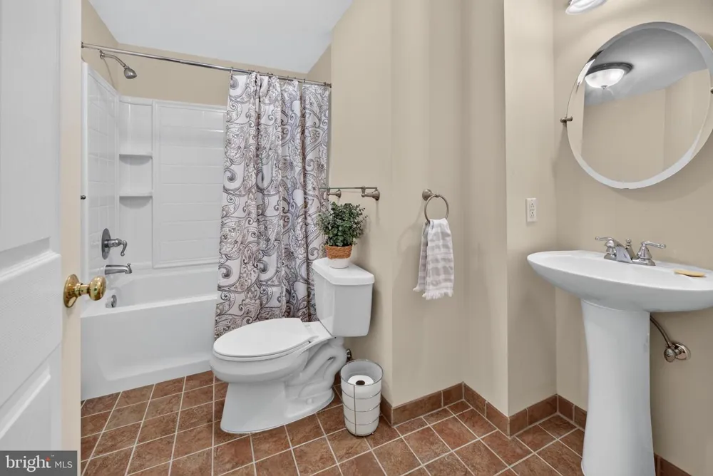 4 FLORABUNDA LANE Cinnaminson, NJ 08077