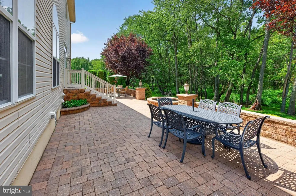 4 FLORABUNDA LANE Cinnaminson, NJ 08077