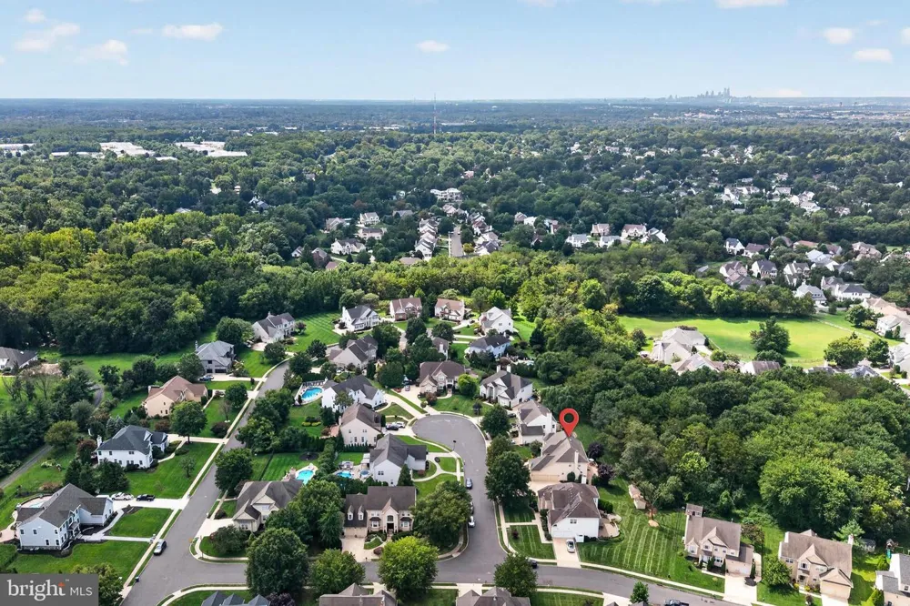 4 FLORABUNDA LANE Cinnaminson, NJ 08077