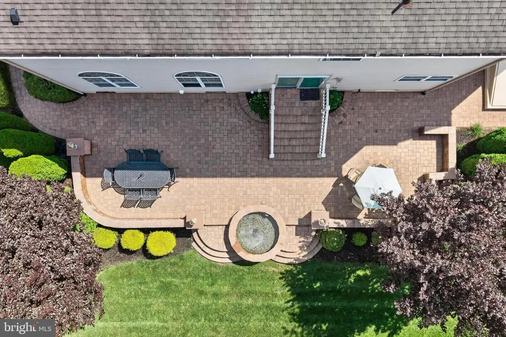 4 FLORABUNDA LANE Cinnaminson, NJ 08077