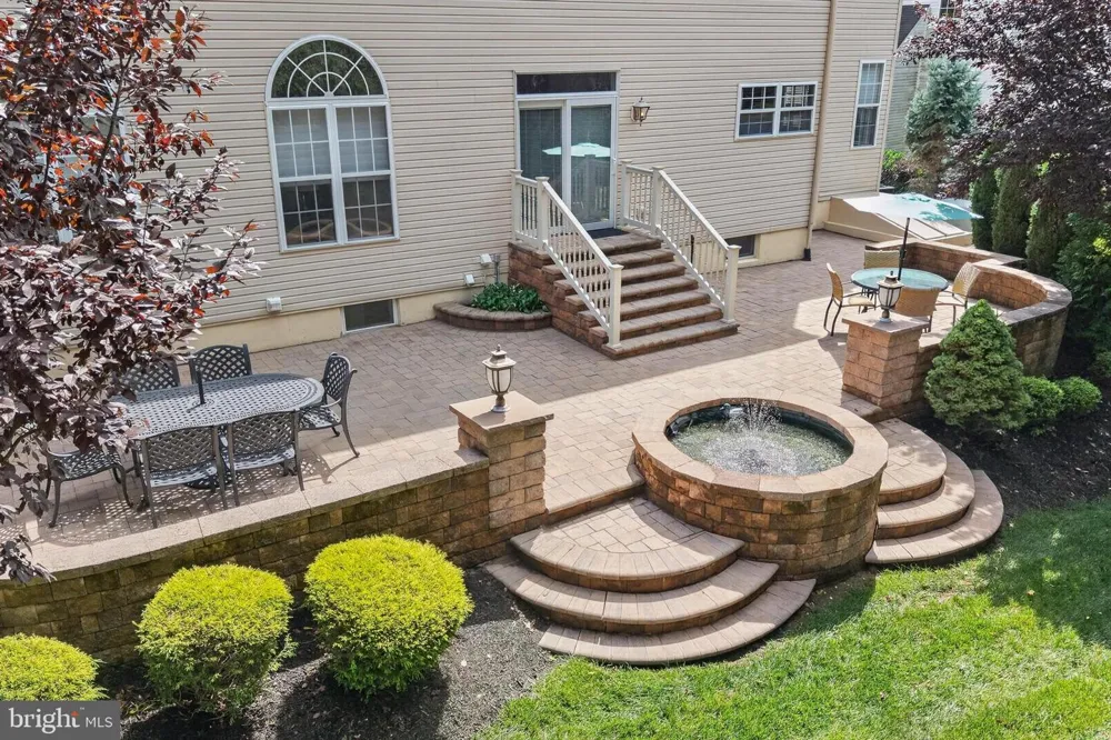 4 FLORABUNDA LANE Cinnaminson, NJ 08077