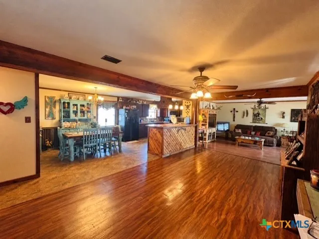 8448 W State Hwy 97 Cost, TX 78614