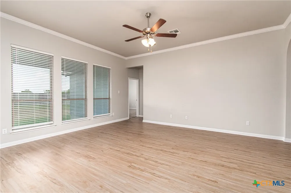 6114 Wheaton Loop Temple, TX 76502