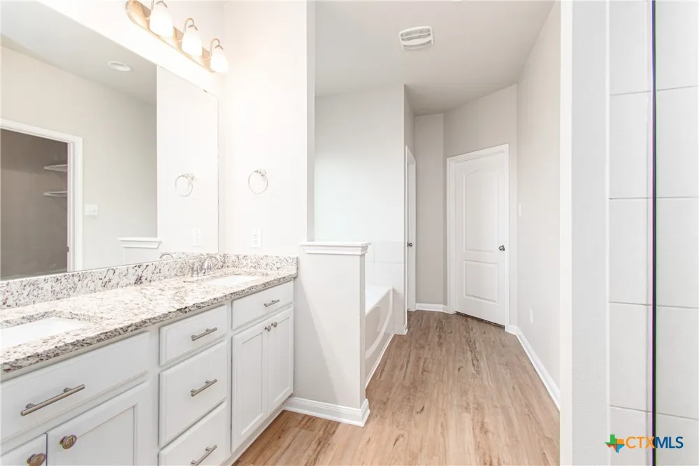 6114 Wheaton Loop Temple, TX 76502