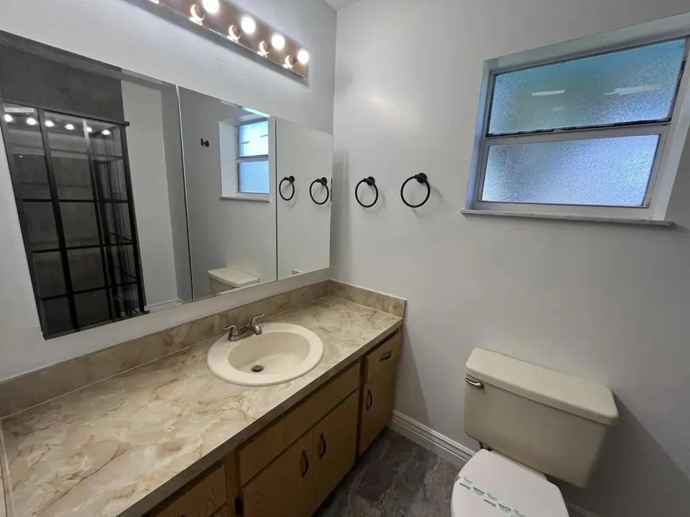 574 SW DUVAL AVENUE Port St. Lucie, FL 34983
