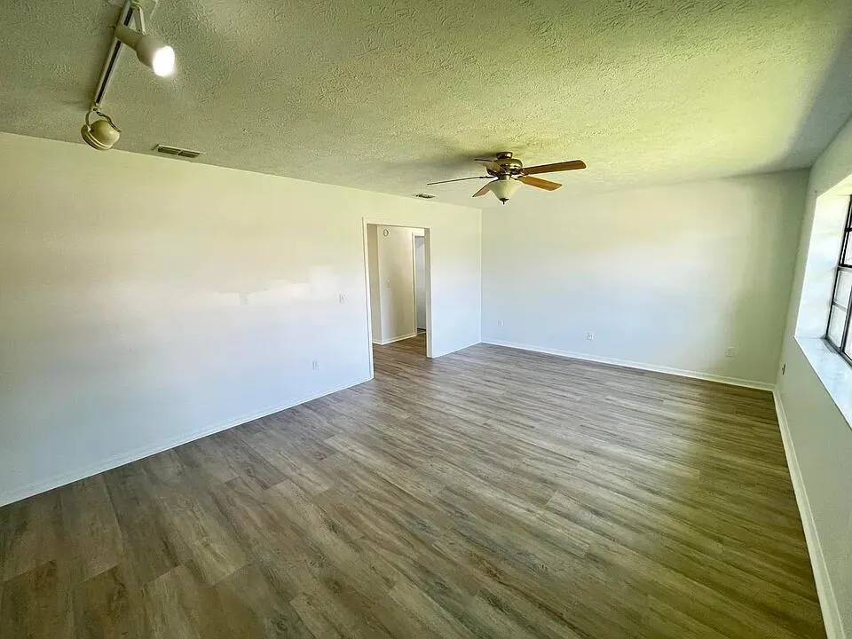 574 SW DUVAL AVENUE Port St. Lucie, FL 34983