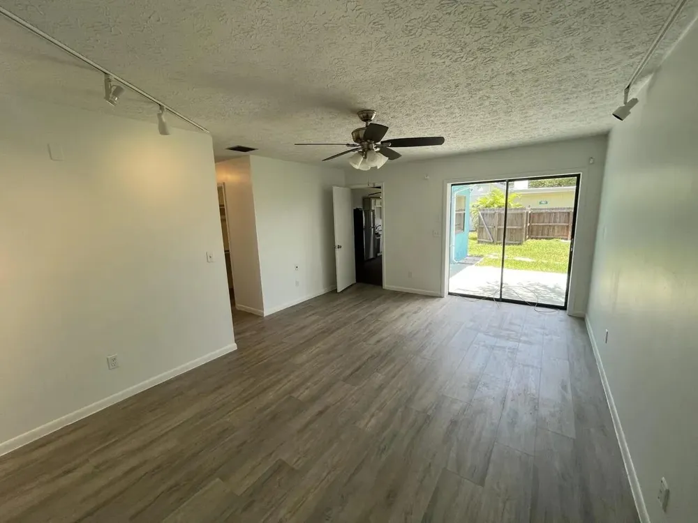574 SW DUVAL AVENUE Port St. Lucie, FL 34983