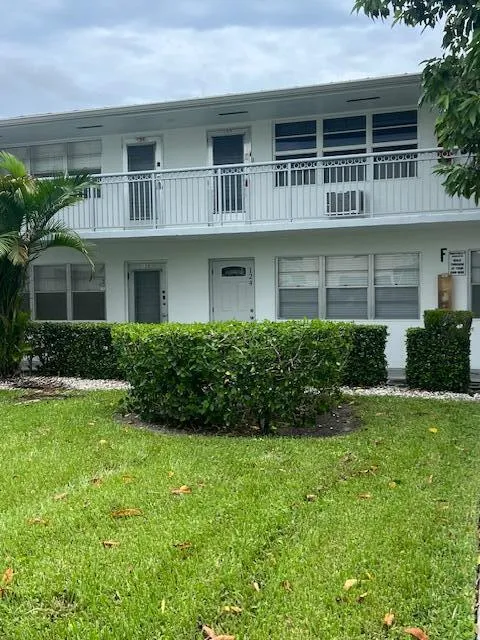 124 SHEFFIELD F West Palm Beach, FL 33417