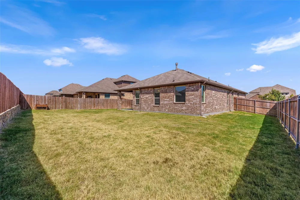 629 Dunster Lane Saginaw, TX 76131