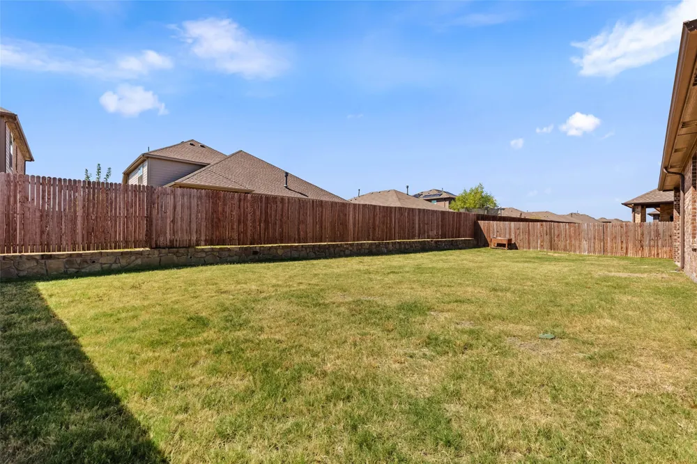629 Dunster Lane Saginaw, TX 76131